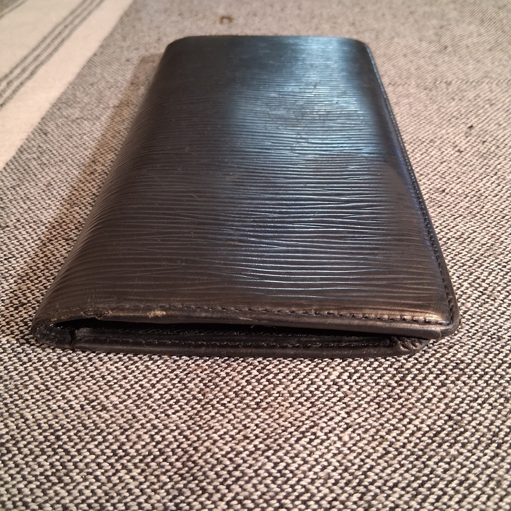 Louis Vuitton Black Wallet - Picture 3 of 16
